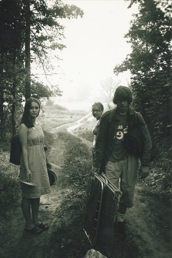 After spending few days amidst trees, waters and sun soaked bodily sensations, young people are on their way back to the city. Though they will return to the wild banks of river Daugava again in a following week.