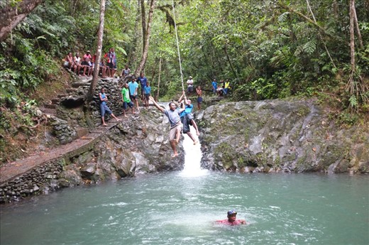 Jumping at the Blue Hole, Girls are watching
