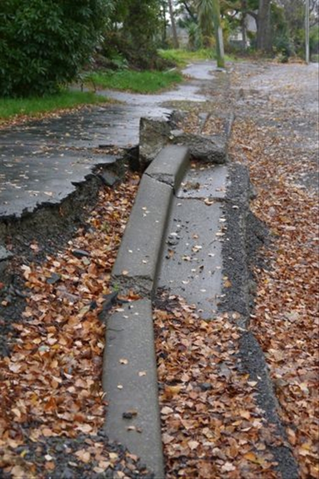 Other roads and residential areas have also been affected by the quake, so many beautiful houses that had to be left behind. The boardwalk on this street resembles a rollercoaster more than the street it was once before. The autumn leaves add to the sadness of this area. 