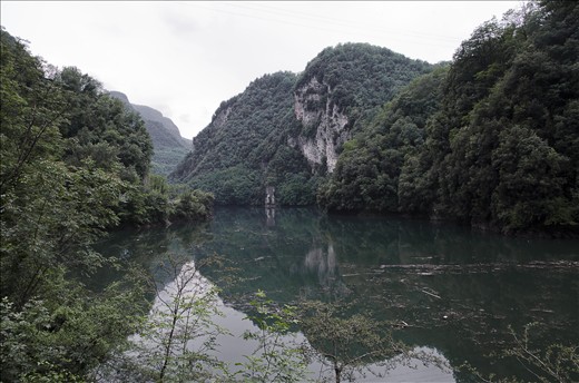 Turrite Cava lake is between Gallicano and Fabbriche di Vallico, at the beginning of Garfagnana.
