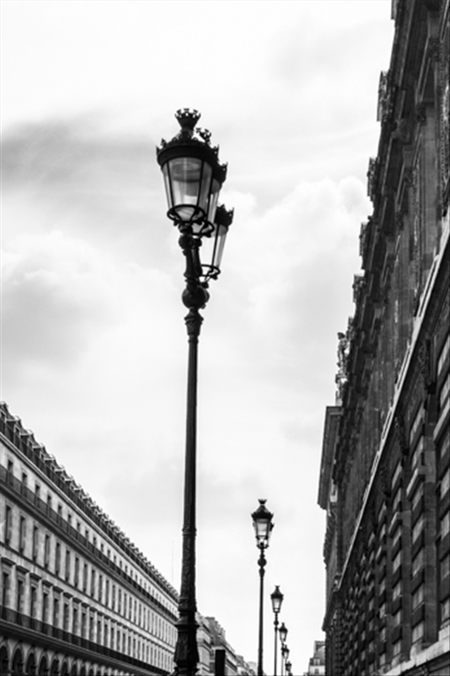 Rue de Rivoli - First boulevard renovated during the Haussmann Reconstruction