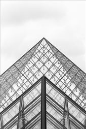 Les Pyramides, Le Louvre - A famous example of futurist parisian architecture: by stephaniemorris, Views[345]