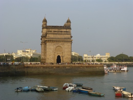 The impressive Gateway to India.