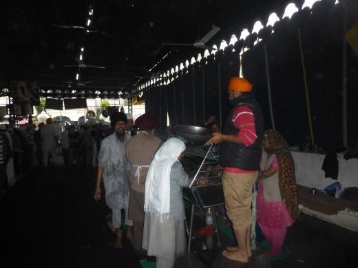 The huge dishwashing zone.