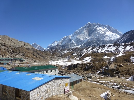 A quick rest stop in Loboche.