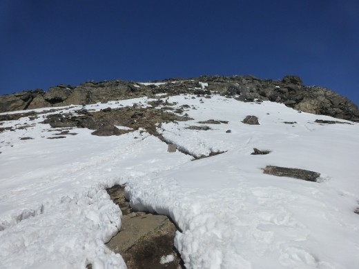 The steep climb up Gokyo Ri.