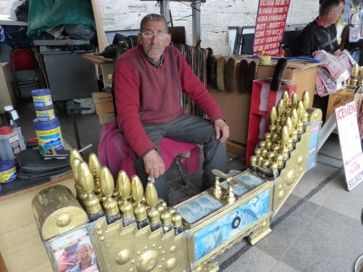 Having clean shoes are not a problem in Istanbul.