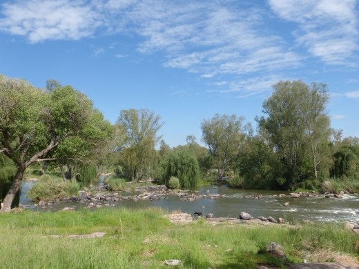 The river in sleepy Parys.