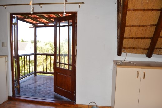 By taking the cupboard out next to the balcony door we got a very open feel and a better view.