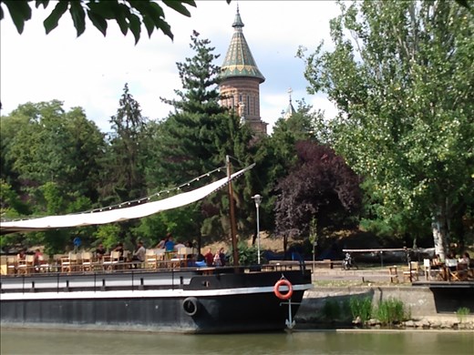 D'Arc bar on the banks of the Bega quickly became a favourite hang out spot.