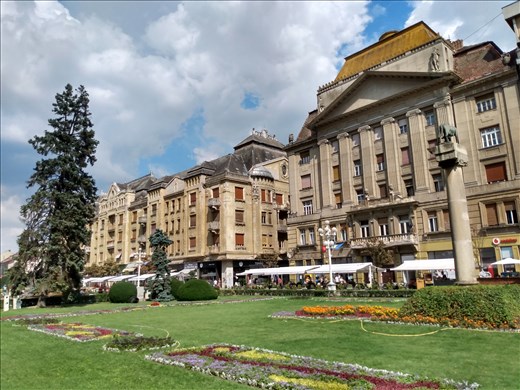 The gardens in Piata Victoriei.
