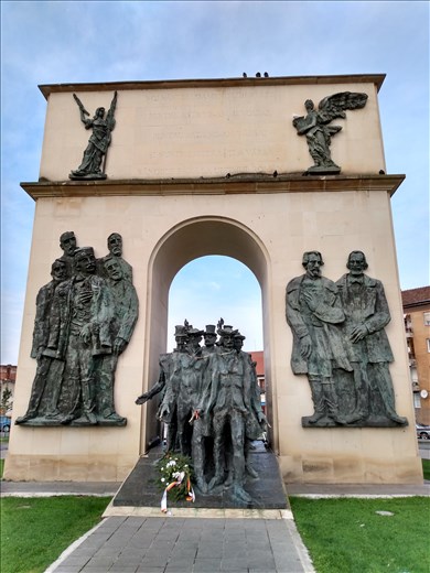 Monument to honour the people who over threw the Habsburgs of Austria in 1848.