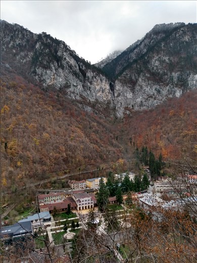 The view of Herculane from the trail.