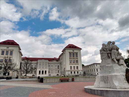 Some nice buildings in Iasi.
