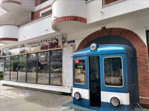 Corvin Castle is not the only tourist attraction in Hunedoara, you could also visit the model railway museum.