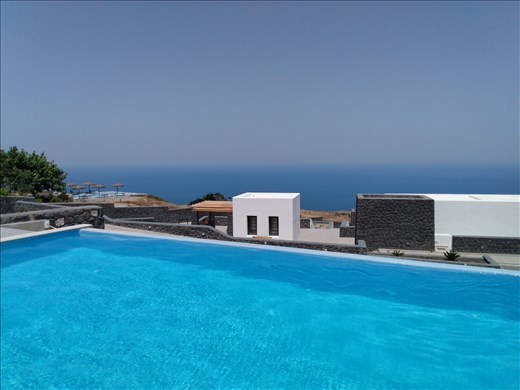 Our gorgeous pool - hard to drag ourselves away from it!