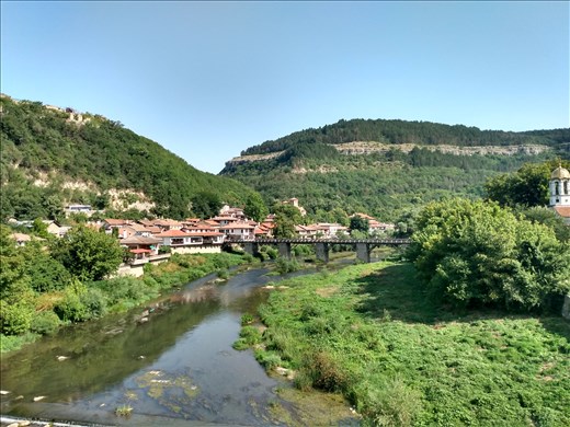 We started the hike from Veliko to Arbanasi along the river.