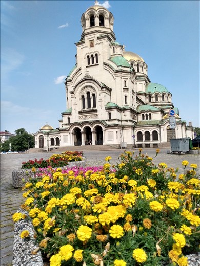 The impressive Aleksandar Nevski Church.