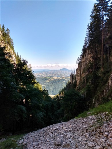 The going soon get very steep.