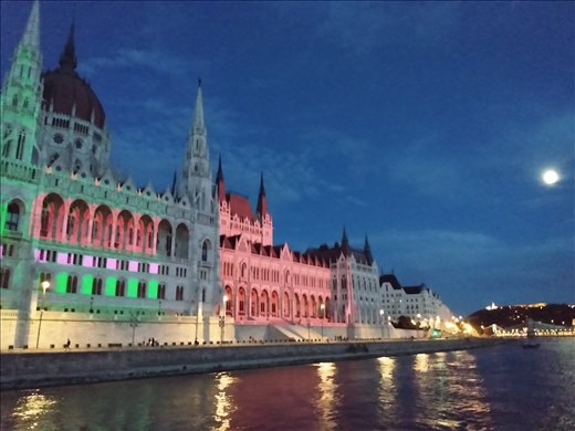 We took an evening cruise along the Danube. The Parliament building looked spectacular lit up at night.