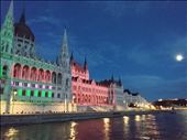 We took an evening cruise along the Danube. The Parliament building looked spectacular lit up at night.: by steve_and_emma, Views[215]