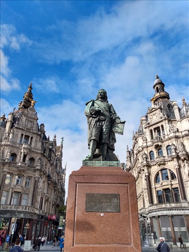 Despite it being a large city, Antwerp is very nice.