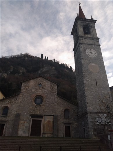 Varenna's church in the main square.