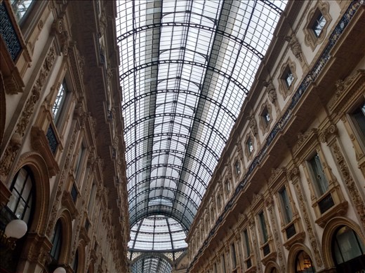 The ceiling of this arcade was very impressive.