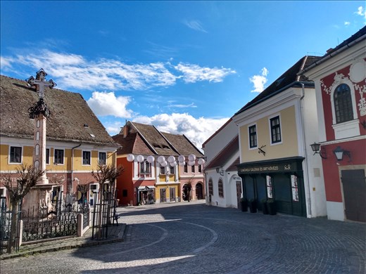 Fo ter ( the main square).