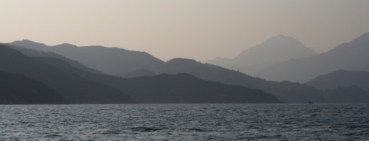 Murky hills as evidence of the high air pollution in Hong Kong