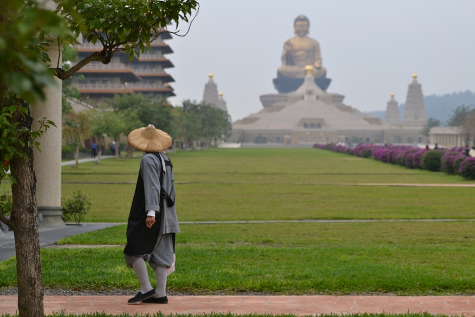 This photo shows that the follower is always looking up to the higher authority that he or she believes to be guiding them through life. 