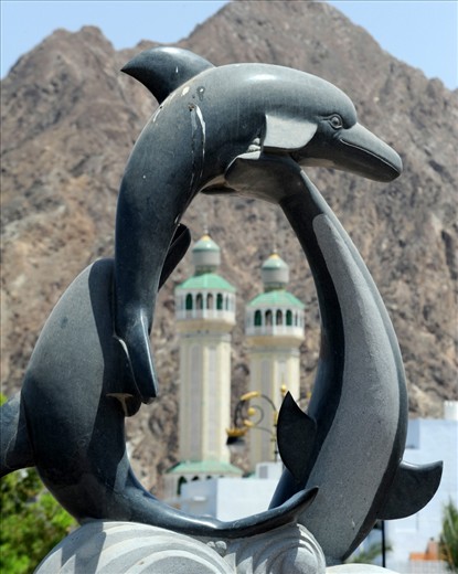 Muscat Landscape - With the Mountains and wonderflu statues around the Harbour make for wonderful views