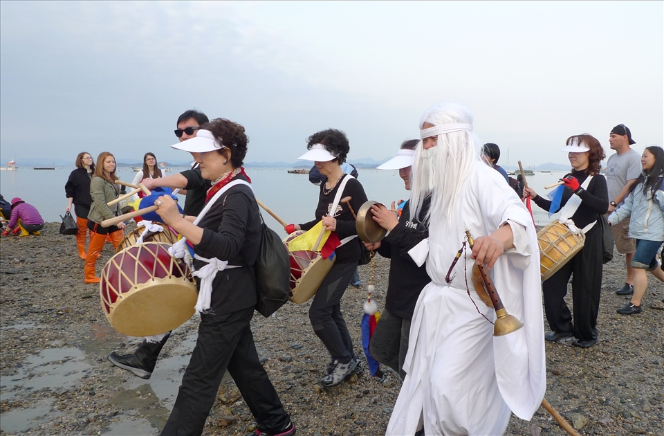 Christianity is a rapidly growing faith in South Korea, so of course Moses must lead the way at the sea parting.