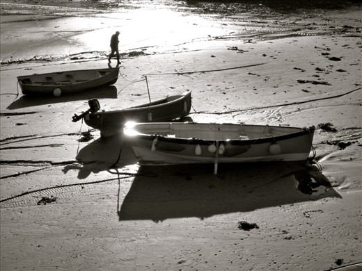 In Cornwall we were strolling on St Micheals when the light suddenly changed, urging me to take a shot.