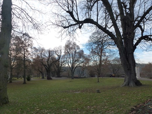 A quiet space outside the inner wall