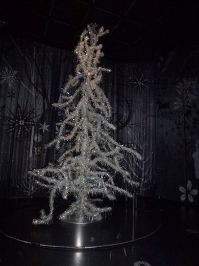 Swarovski crystal Christmas tree. So sparkly
