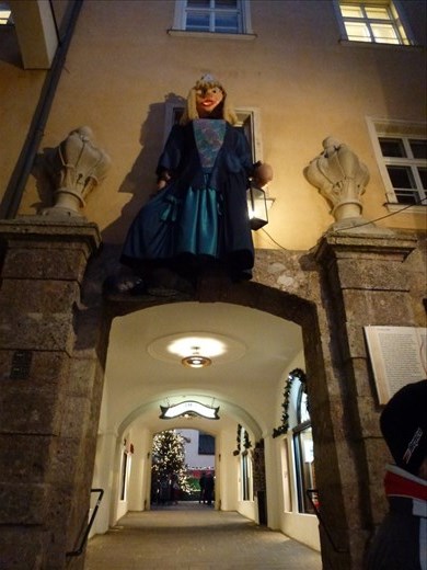 Christmas decorations are so beautiful...and big