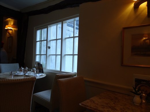 Lovely afternoon tea in Betty's. A cute little crooked, topsy turvy cafe