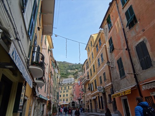 Had some yummy gelato. Pistachio...yummmm