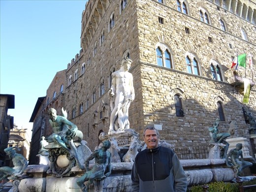 Waterless fountain at Piazza della Signora