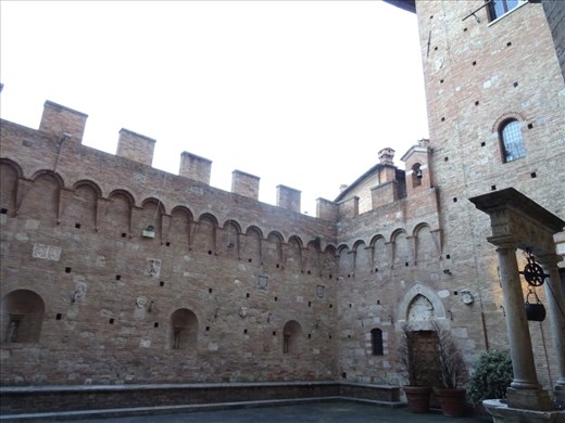 Hidden garden in Siena
