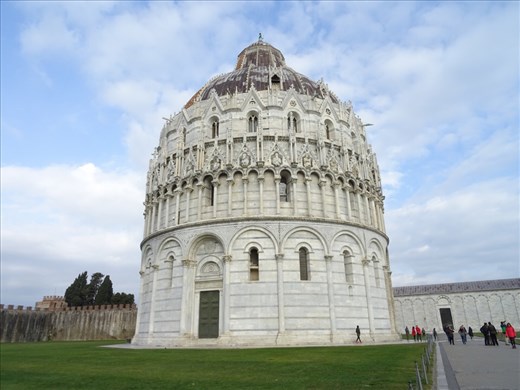 Pisa baptistery