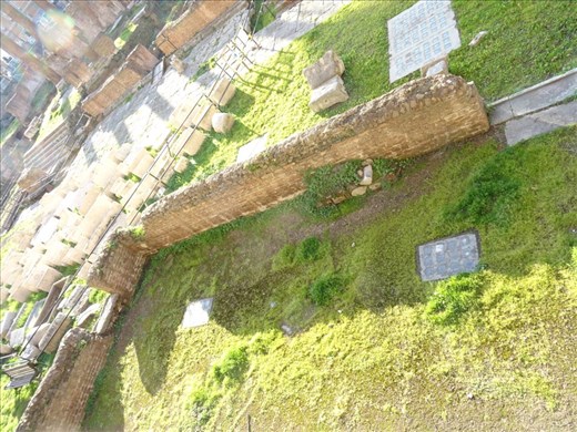 Largo Di Torre Argentina - sacred area