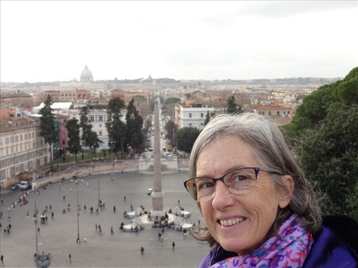 Viewing Piazza del Poppolo