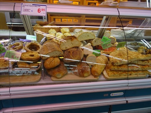 Love that you can buy your bread by weight