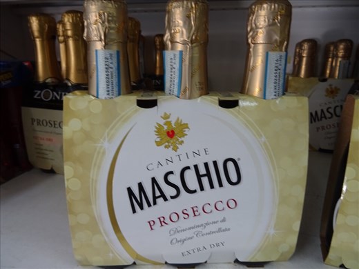 Mini prosecco in a 3 pack