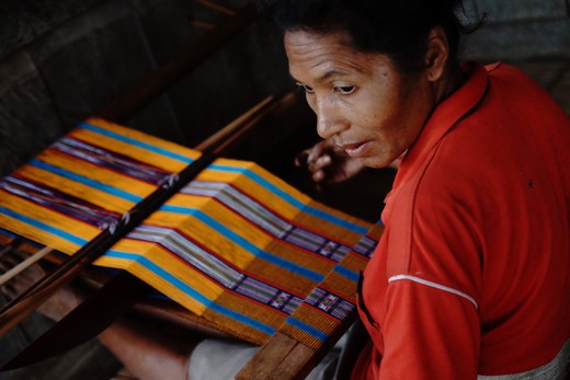 Tenun Ikat and The woman who made it as her job to fulfil her economic need