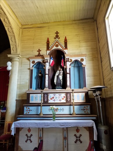 Altar inside Iglesia de Chonchi.