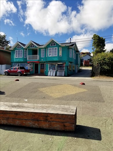 As I mentioned, all the sidewalks and plazas in Chile were done with designs. And, the house were vivid colors, as seen here.
