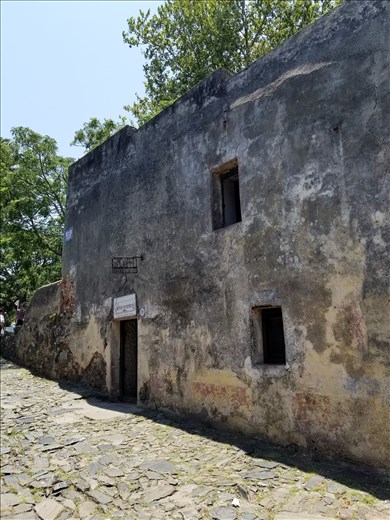 Signs on the businesses reminded me of Rothenburg, Germany.
